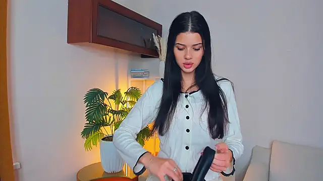 JoCauterucci online show from 09/27/25, 07:24