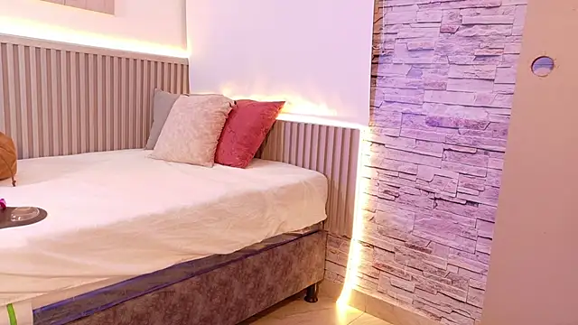 liz monserrat 1 online show from 10/30/25, 07:36