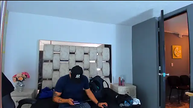 AngelAndChris online show from 09/18/25, 12:07