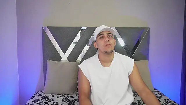 massimo vidal  online show from 10/01/25, 12:22