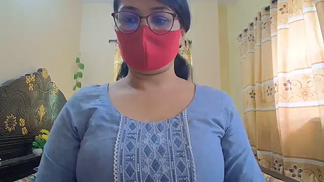 Elena cruz5 online show from 05/01/26, 04:28