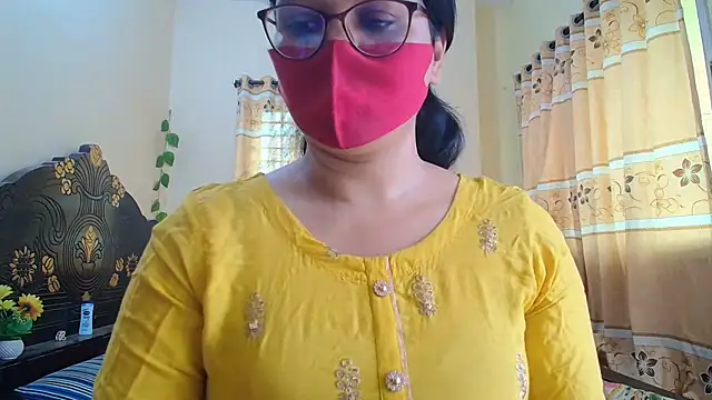 Elena cruz5 online show from 05/18/26, 04:07