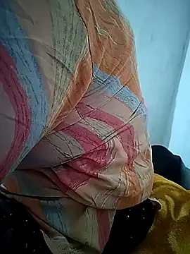 Snapshot of sexy__girls98 chatting on 10/16/25, 01:01 sexy  girls98 online show from 10/16/25, 01:01