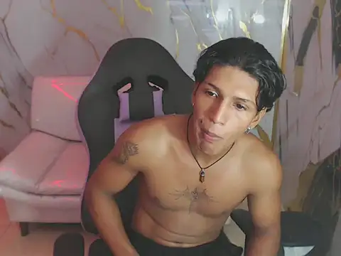 bull cam online show from 10/28/25, 03:47