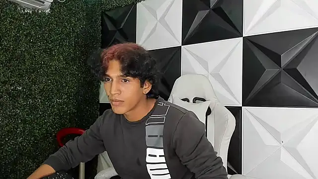 bull cam online show from 12/15/25, 03:22