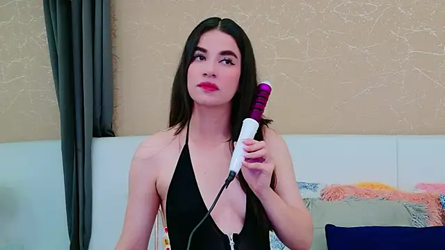 Snapshot of MiaDunoff chatting on 11/17/25, 09:09 MiaDunoff online show from 11/17/25, 09:09