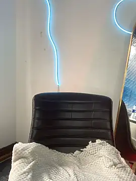 Snapshot of PrettyAshley_ chatting on 11/16/25, 07:41 PrettyAshley online show from 11/16/25, 07:41