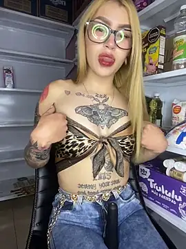 PrettyAshley  online show from 07/20/26, 09:50
