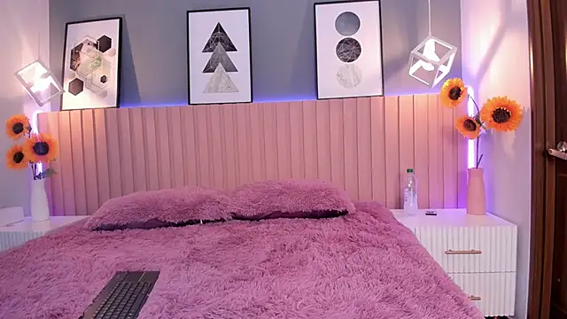 Snapshot of Nina_Ford chatting on 10/10/25, 03:27 Nina Ford online show from 10/10/25, 03:27