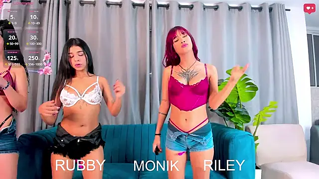 Snapshot of Evil_Giirls chatting on 10/04/25, 01:47 Evil Giirls online show from 10/04/25, 01:47