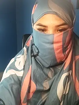 Nayla-Mouna online show from 10/30/25, 05:46