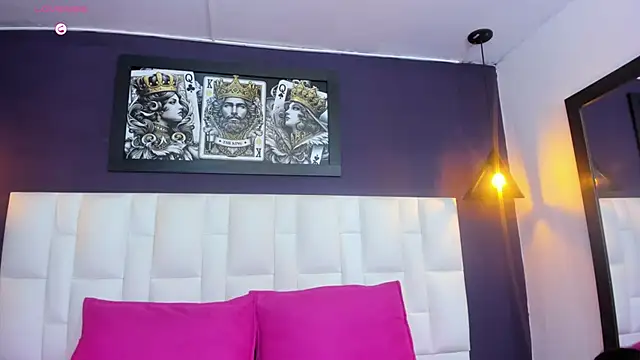 Snapshot of Roslin-Nix chatting on 10/01/25, 08:04 Roslin-Nix online show from 10/01/25, 08:04