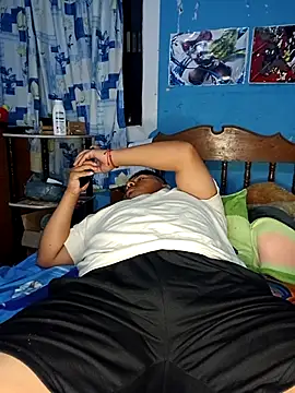 ramito1007 online show from 10/29/25, 04:15