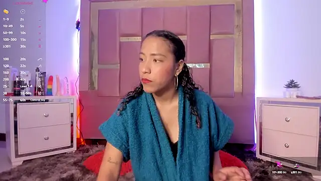 AikoSnow online show from 10/02/25, 05:20