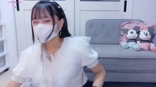 YURi luv online show from 10/04/25, 11:30