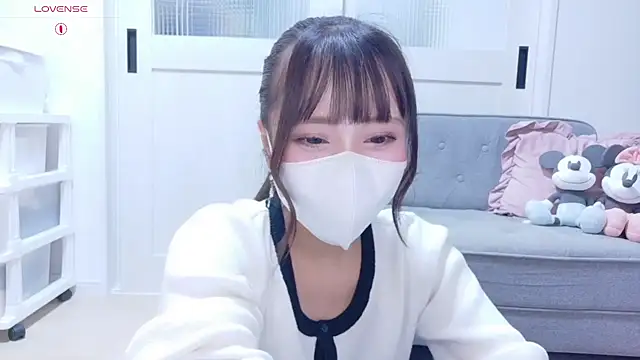 YURi luv online show from 10/26/25, 09:59