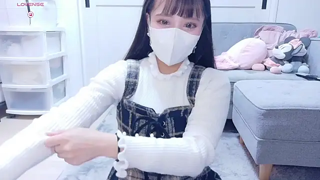 YURi luv online show from 11/16/25, 10:43