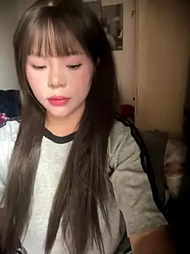 Snapshot of SarahBeii chatting on 10/03/25, 04:09 SarahBeii online show from 10/03/25, 04:09