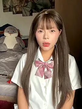 Snapshot of SarahBeii chatting on 10/05/25, 03:49 SarahBeii online show from 10/05/25, 03:49