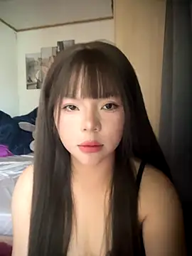 Snapshot of SarahBeii chatting on 10/12/25, 03:05 SarahBeii online show from 10/12/25, 03:05