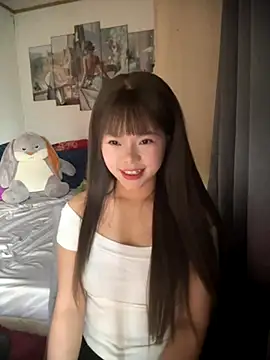 Snapshot of SarahBeii chatting on 10/19/25, 03:07 SarahBeii online show from 10/19/25, 03:07