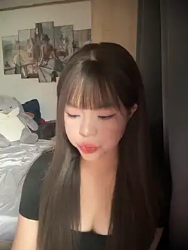 Snapshot of SarahBeii chatting on 10/21/25, 03:29 SarahBeii online show from 10/21/25, 03:29