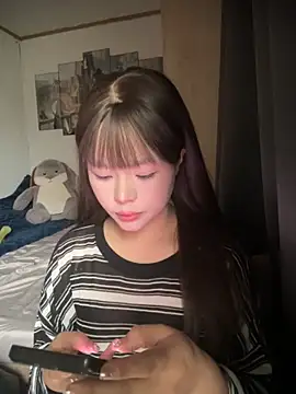 Snapshot of SarahBeii chatting on 10/26/25, 03:34 SarahBeii online show from 10/26/25, 03:34