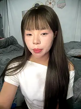 Snapshot of SarahBeii chatting on 10/26/25, 03:40 SarahBeii online show from 10/26/25, 03:40