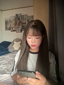 Snapshot of SarahBeii chatting on 10/28/25, 03:10 SarahBeii online show from 10/28/25, 03:10