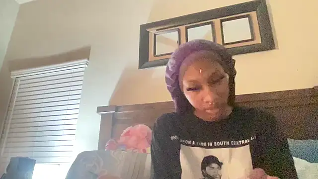 Snapshot of Brooke012 chatting on 10/25/25, 02:30 Brooke012 online show from 10/25/25, 02:30