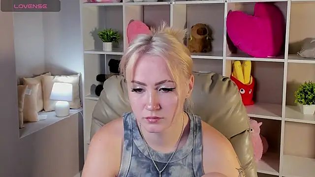 Joyce Howard online show from 09/13/25, 01:49