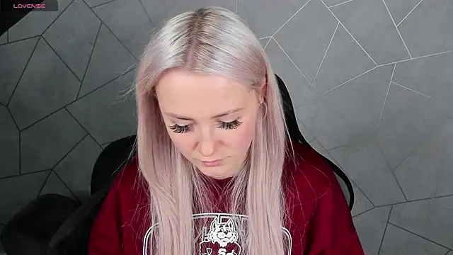 Joyce Howard online show from 10/21/25, 02:34