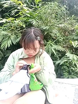 Snapshot of AnHa19 chatting on 10/29/25, 04:26 AnHa19 online show from 10/29/25, 04:26