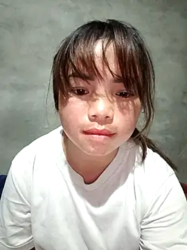 Snapshot of AnHa19 chatting on 11/13/25, 06:01 AnHa19 online show from 11/13/25, 06:01