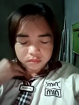 Snapshot of AnHa19 chatting on 11/18/25, 07:51 AnHa19 online show from 11/18/25, 07:51