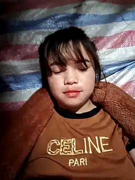 Snapshot of AnHa19 chatting on 12/17/25, 09:32 AnHa19 online show from 12/17/25, 09:32