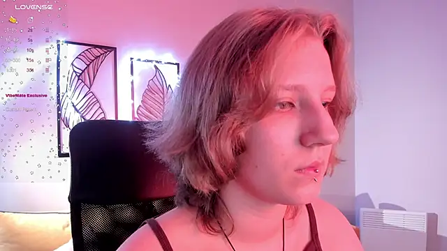 Hailey Foxy online show from 10/25/25, 08:55