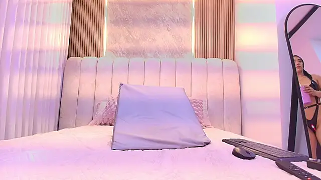 mia scot online show from 11/20/25, 12:05