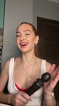 LittleFox    online show from 11/22/25, 06:56