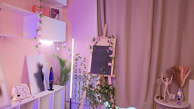 ElfredaTupy online show from 10/22/25, 06:13