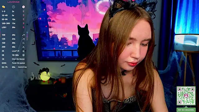 Snapshot of ElfredaTupy chatting on 11/08/25, 07:45 ElfredaTupy online show from 11/08/25, 07:45