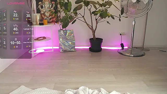 ChloeSummers online show from 10/17/25, 09:12