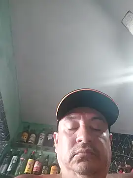 Snapshot of andrerj22 chatting on 10/24/25, 06:15 andrerj22 online show from 10/24/25, 06:15