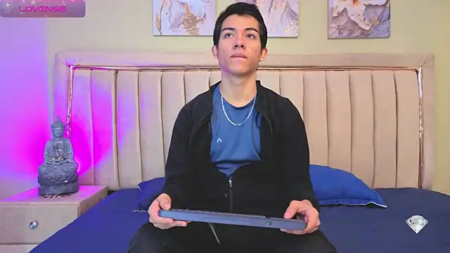 Jessyy Mateus online show from 10/22/25, 04:02