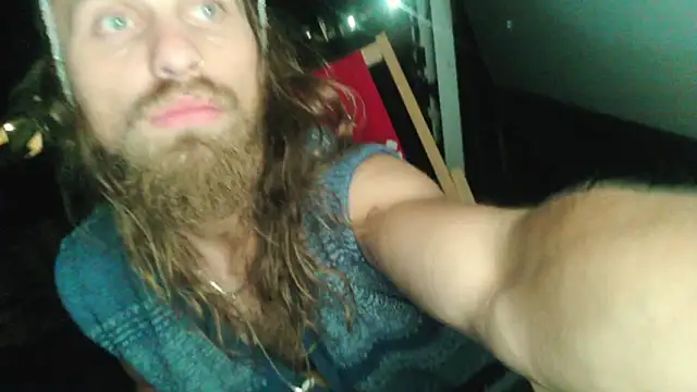 JuliCarl online show from 06/19/26, 02:16