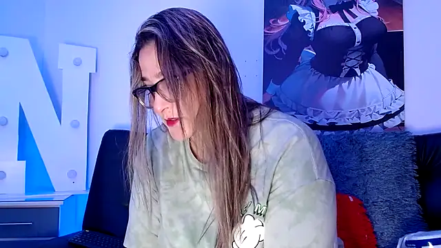 LAHILA COOPERR online show from 12/17/25, 12:33