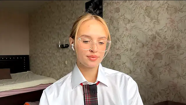 ElisabetLorney online show from 09/29/25, 08:08