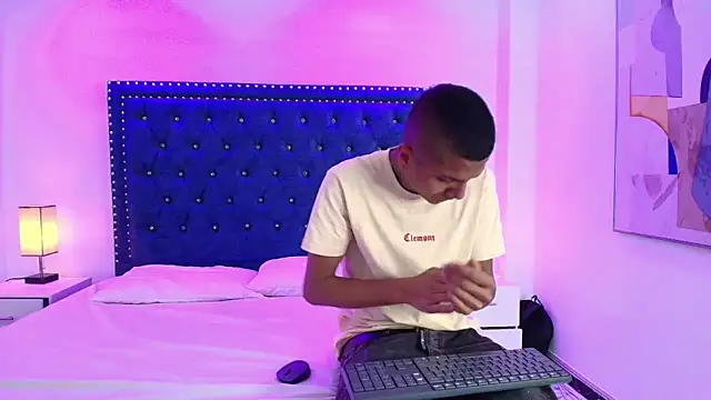 Damian and roxanne online show from 12/03/25, 12:36