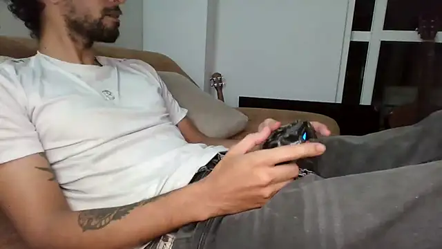 Alejandro92 cali online show from 07/05/26, 04:19