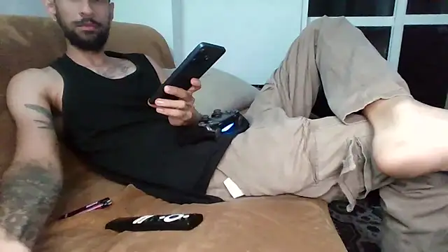 Alejandro92 cali online show from 07/12/26, 04:47